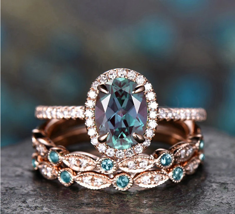 Image from Willwork Jewelry: Vintage unique oval cut alexandrite Engagement ring set 